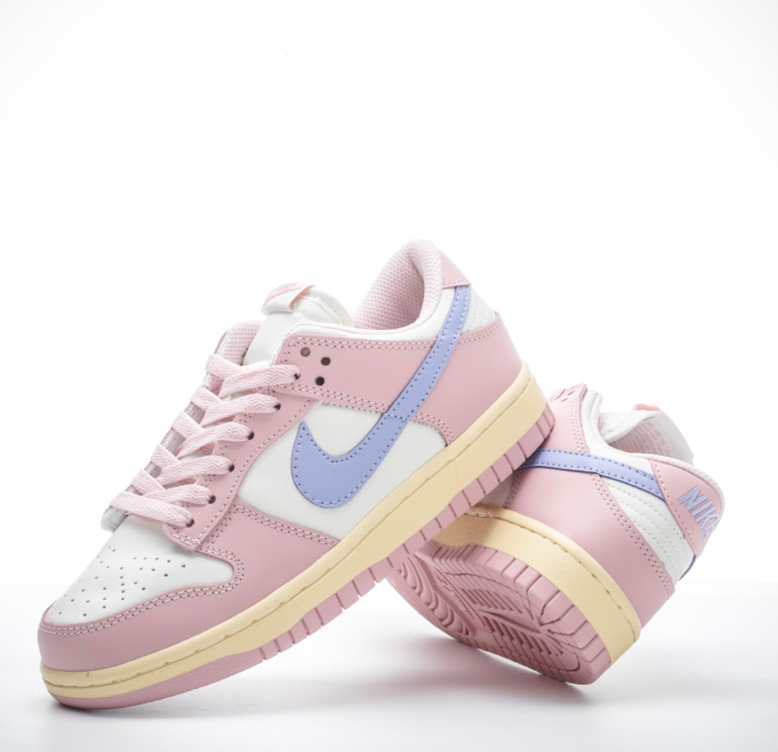 Pink / lilac Low Dunks