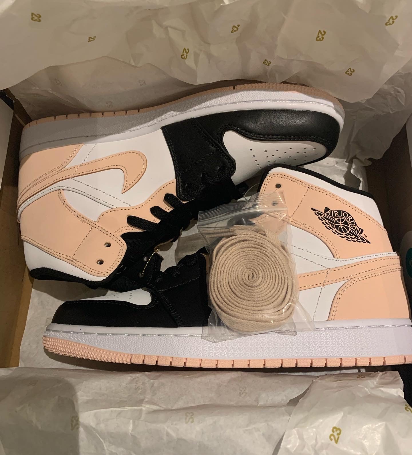 White Crimson Tint High  J1