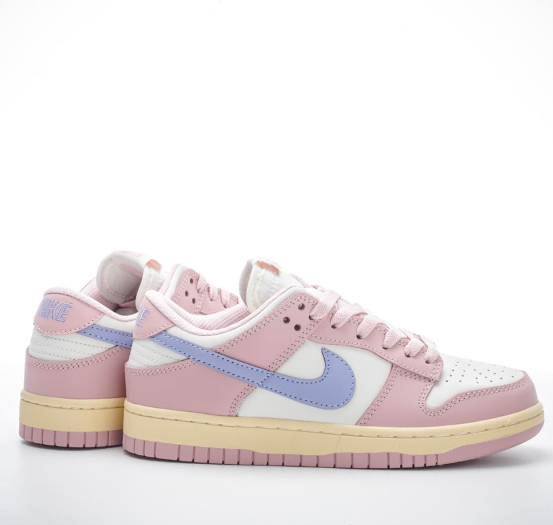 Pink / lilac Low Dunks