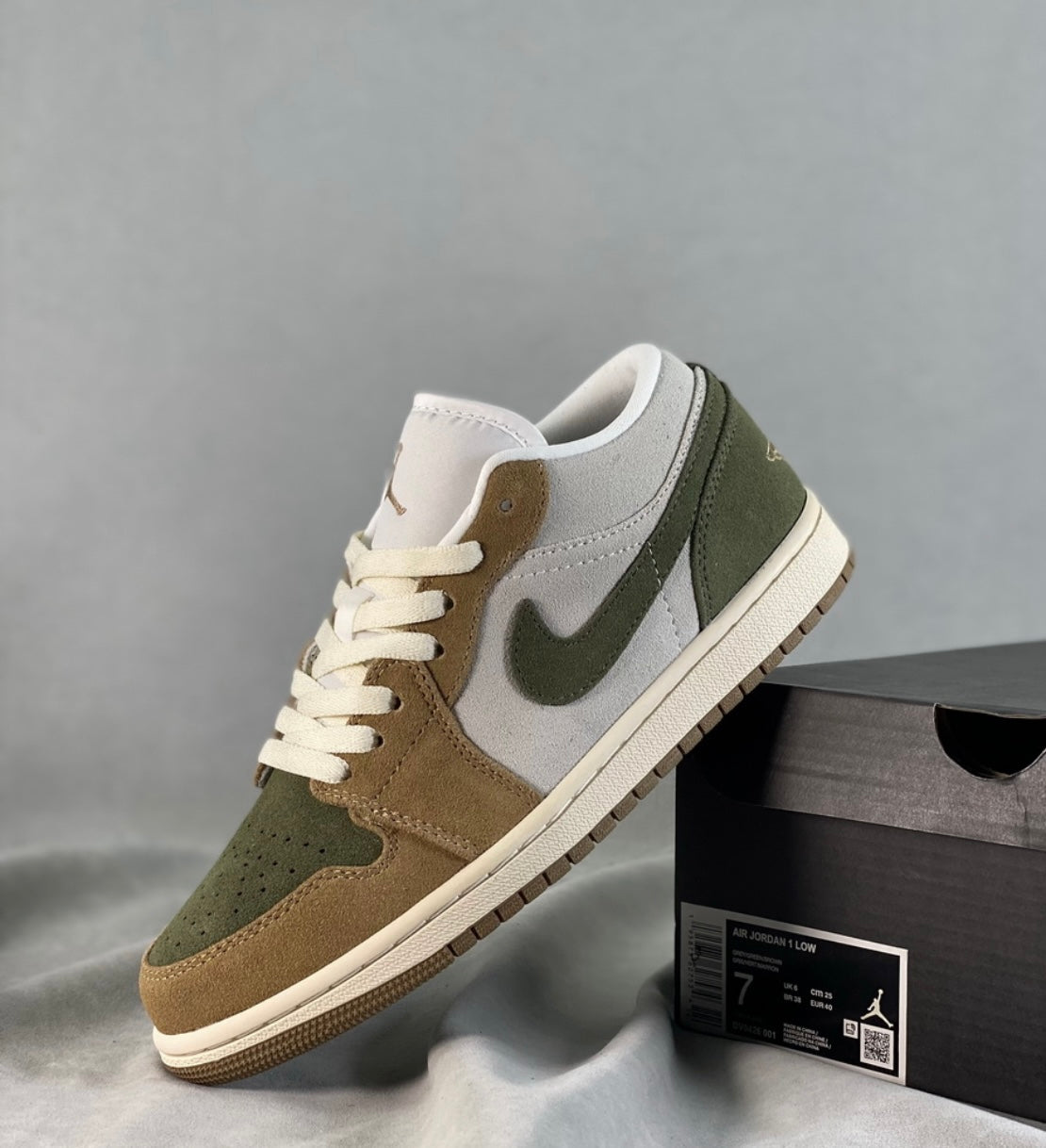 Brown / Khaki Suede Low j1