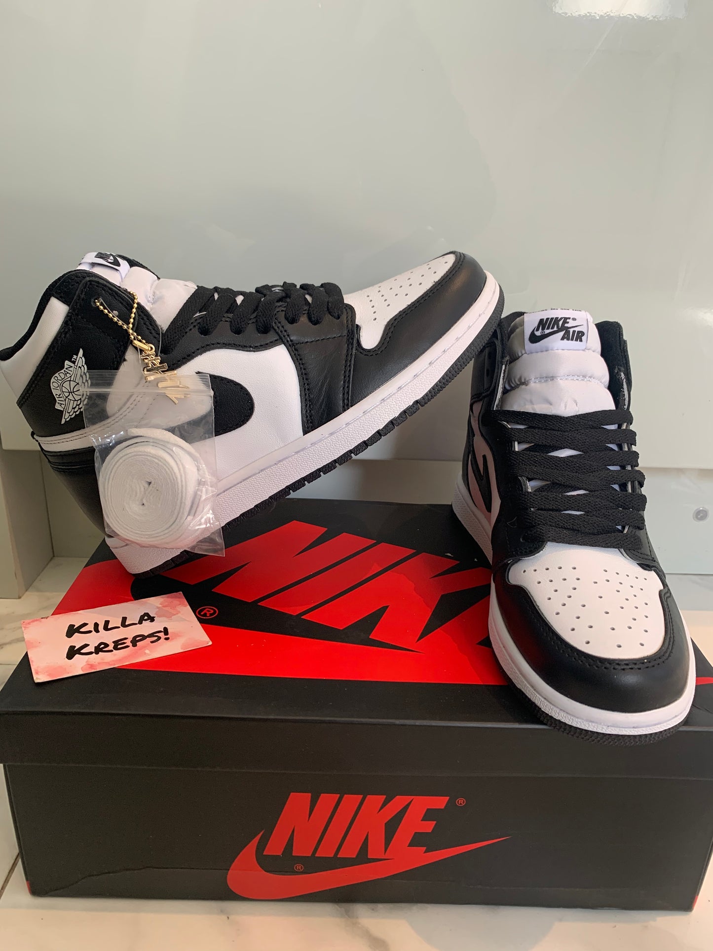 Black And White Retro High J1